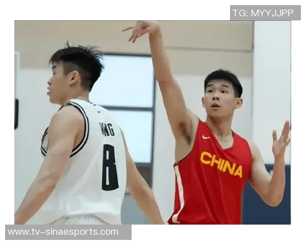 林葳脑后传球技惊四座德米尔接球轻松得分展现默契配合 林葳脑后传球技惊四座德米尔接球轻松得分展现默契配合