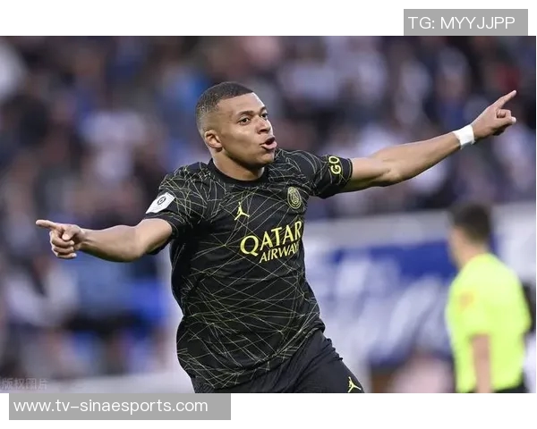 罗腾回应夺冠庆典争议称以巴黎球员身份发言并无恶意 罗腾回应夺冠庆典争议称以巴黎球员身份发言并无恶意