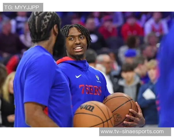 小哈达威替补表现出色全场12投7中三分命中率高达44贡献18分3篮板