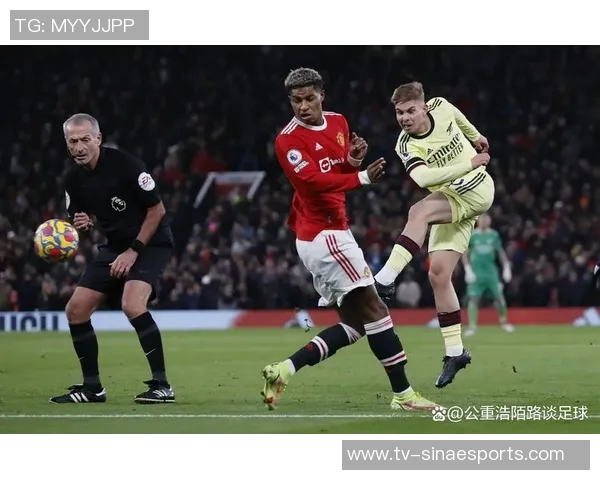 阿森纳球员提前布局拦截战术在中场线前的精彩表现